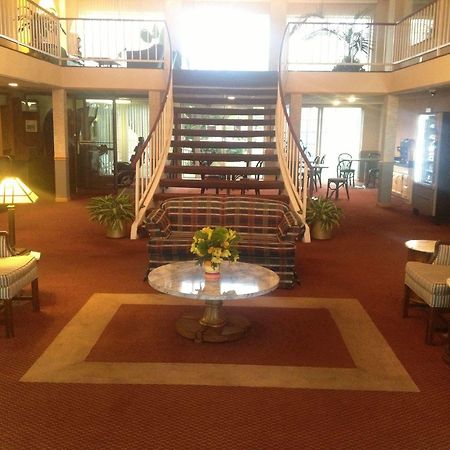 Aurora Fox Valley Inn Екстериор снимка