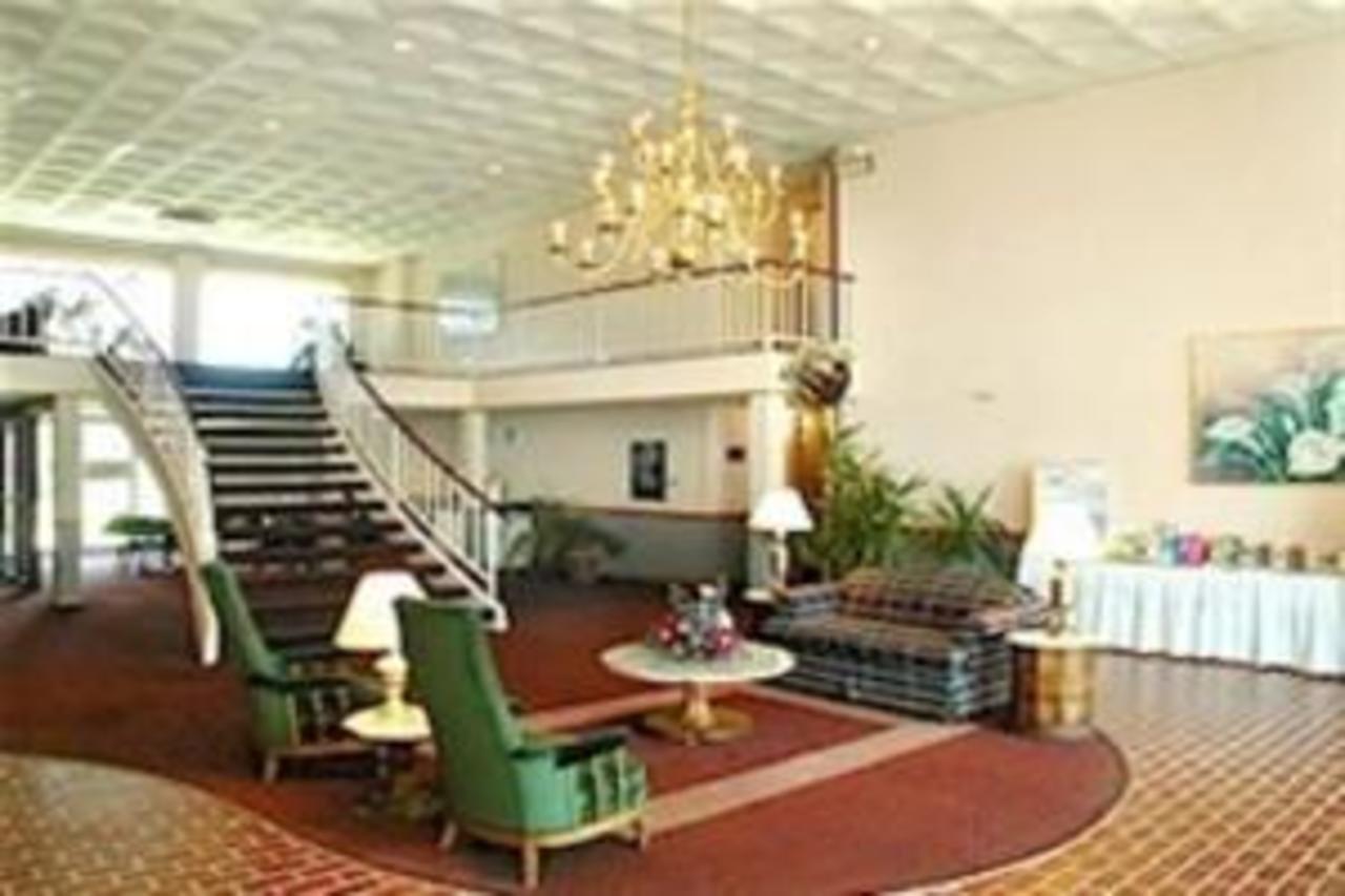 Aurora Fox Valley Inn Екстериор снимка